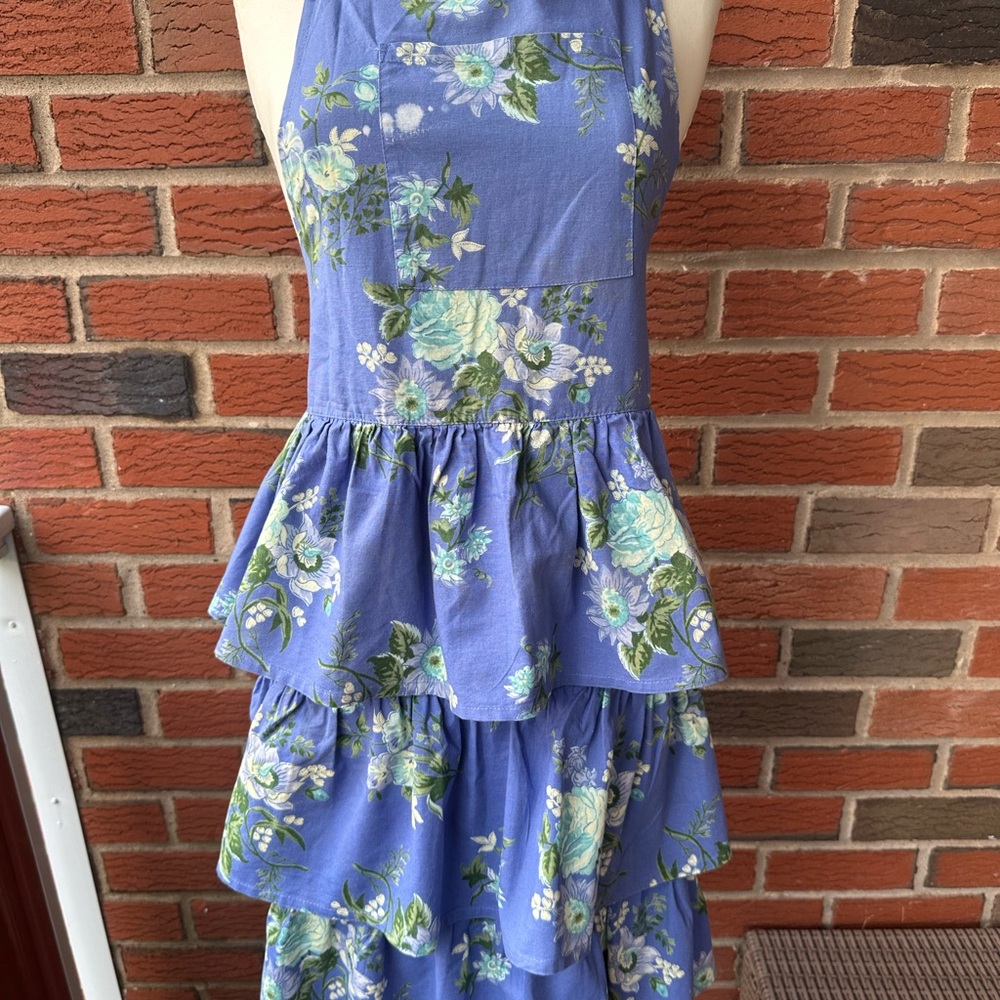 Vintage April Cornell Periwinkle Flowered Full Ruffled Apron w Tie backs